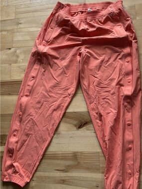 NEW Lululemon Size 8 Coral Snap-Button Track Pants